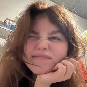Я Алина, 20, из Гатчины, ищу знакомство для совместных путешествий