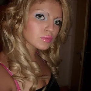 Я Ангелина, 23, из Зеленогорска, ищу знакомство для дружбы