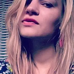 Я Илона, 21, из Новотроицкого, ищу знакомства без обязательств