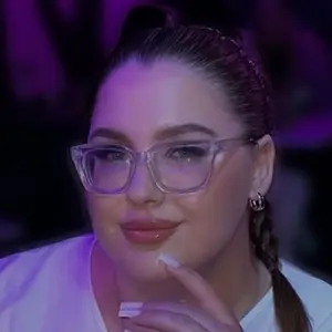 Я Алина, 23, из Вашингтона, ищу знакомство для постоянных отношений