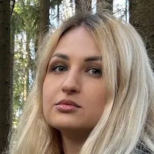 Кристина из Мурино, мне 26, познакомлюсь для общения