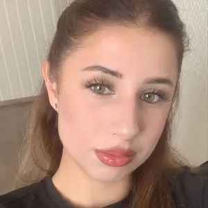 Аделина из Херсона, ищу на сайте общение