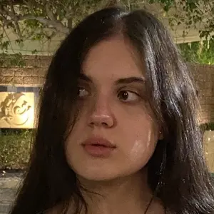 Виолетта из Амстердама, ищу на сайте открытые отношения