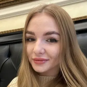 Кристюша из Амстердама, ищу на сайте постоянные отношения