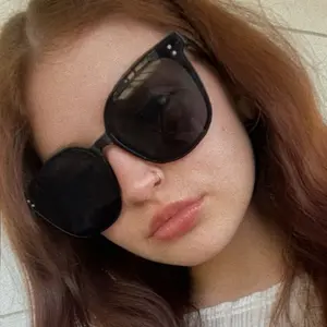 Я Тасенька, 19, из Воронежа, ищу знакомство для дружбы