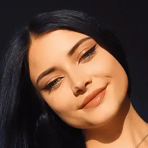 Я Аня, 22, знакомлюсь для приятного времяпровождения в Ивано-Франковске