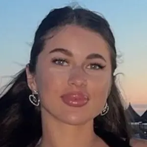 Я Ольга, 28, знакомлюсь для постоянных отношений в Алматы