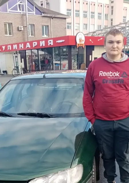 Я Дима, 24, из Калинковичей, ищу знакомства без обязательств