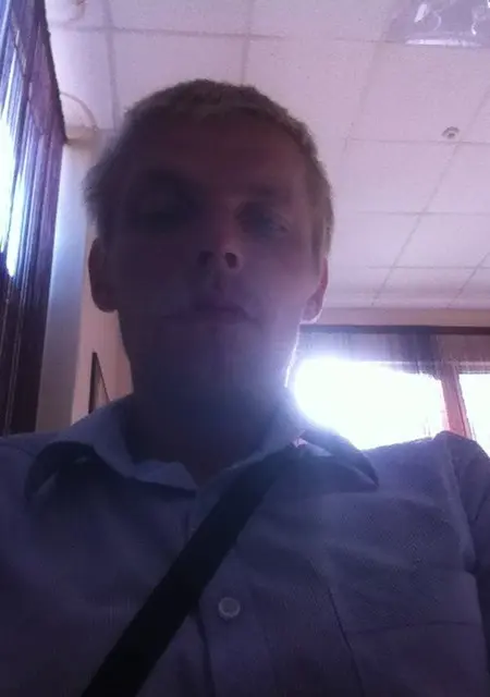 Я Виталий, 37, из Новомосковска, ищу знакомства на одну ночь