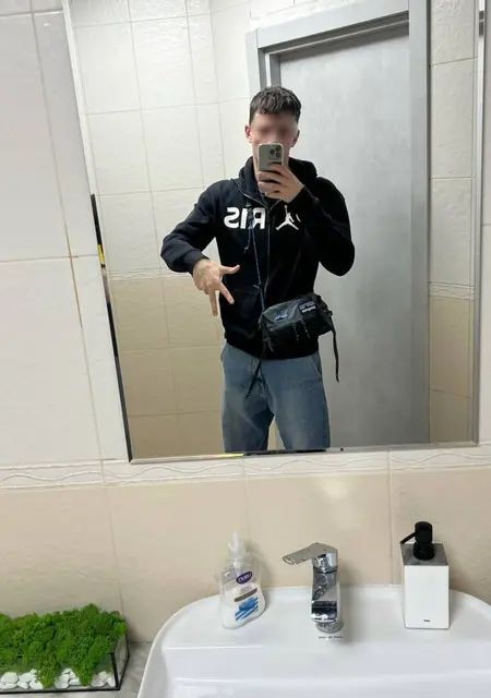 Я Олег, 21, знакомлюсь без обязательств в Лозове