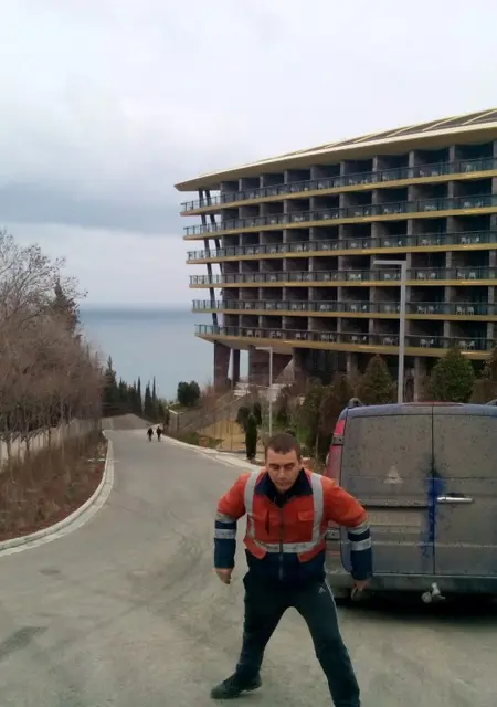 Я Александр, 44, из Карловки, ищу знакомства без обязательств