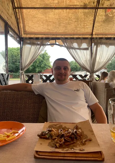 Дима з Чернігова, шукаю на сайті знайомства на одну ніч
