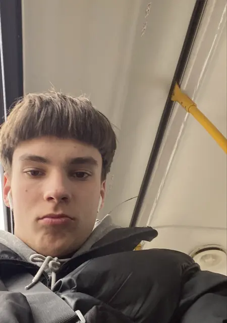 Даниил из Гомеля, ищу на сайте знакомства на одну ночь