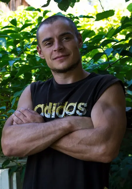 Я Андрей, 34 років, знайомлюсь на одну ніч у Коростишів