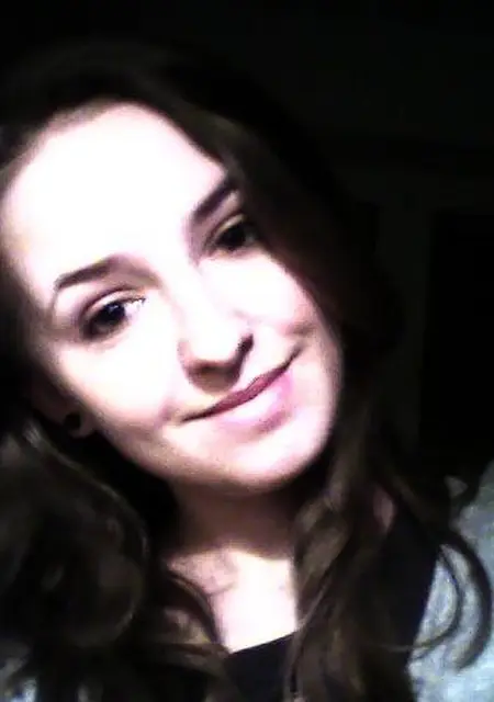 Я Алиса, 25, из Светлогорска, ищу знакомство для вирта