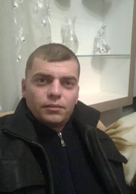 Я Vadim, 46 років, знайомлюсь для приємного проведення часу у Виноградів