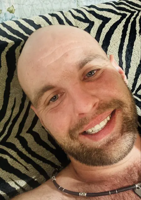 Дима из Донецка, мне 27, познакомлюсь на одну ночь