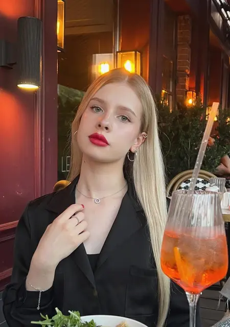 Я Влада, 21, знакомлюсь для совместных путешествий в Луганске