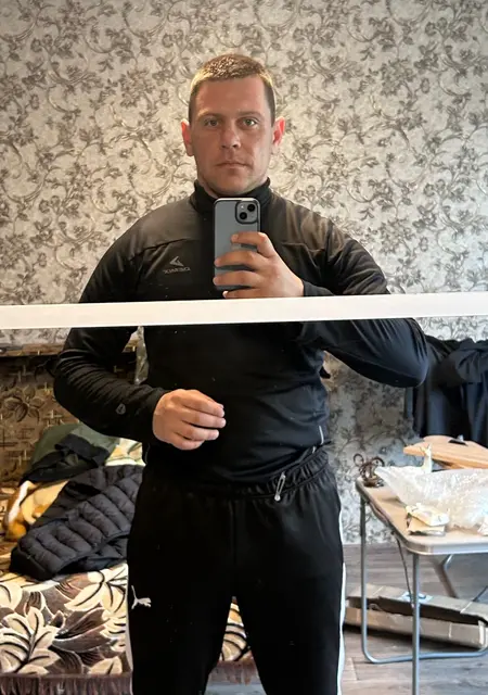 Я Денис, 32, знакомлюсь для общения в Синельникове