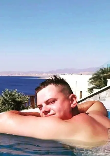 Я Igor, 28, знакомлюсь без обязательств в Славянске