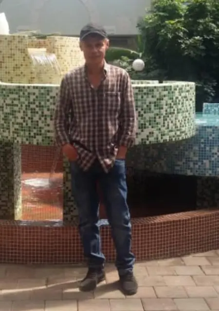 Станислав из Караганды, мне 47, познакомлюсь на одну ночь