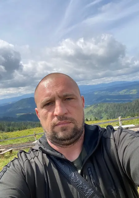 Я Станислав, 36, из Сум, ищу знакомство для совместных путешествий