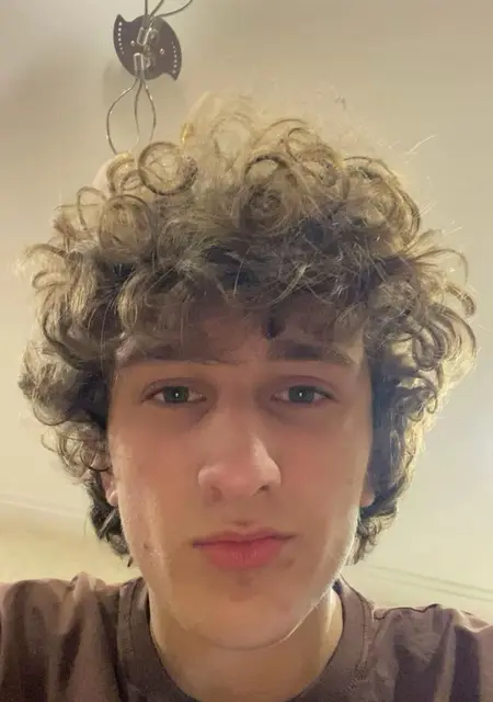 Я Ярослав, 18, знакомлюсь без обязательств в Донецке