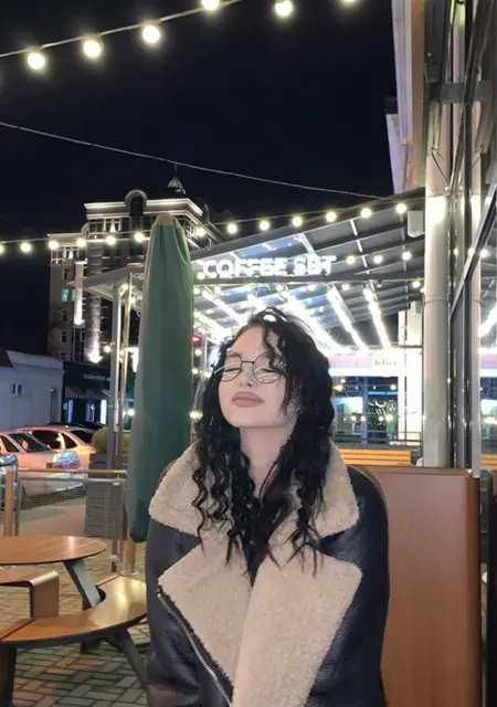 Я Валерия, 23 років з Макіївки, шукаю знайомство для вірт