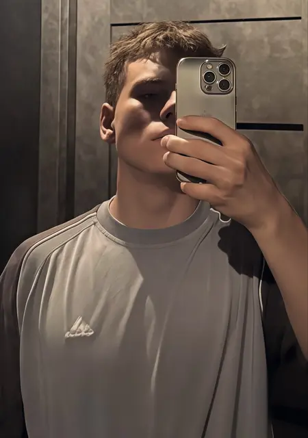 Я Рома, 19, знакомлюсь без обязательств в Могилёве