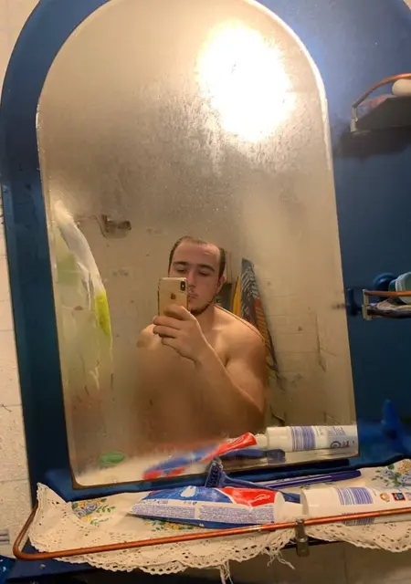 Я Дмитрий, 20 років з Фастів, шукаю знайомства на одну ніч