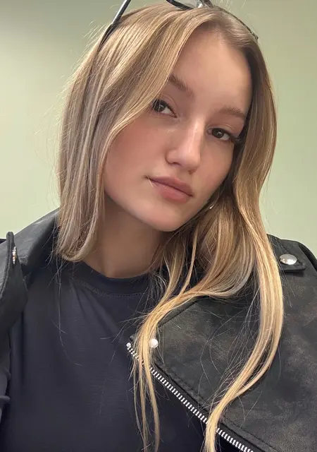 Olya из Минска, мне 18, познакомлюсь для дружбы