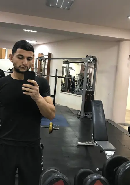 Я Arman, 23, знакомлюсь для общения в Ереване