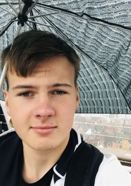 Я Maxim, 18, из Мангейма, ищу знакомство для приятного времяпровождения