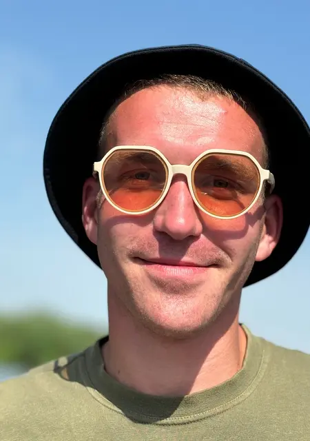 Влад из Смолевичей, ищу на сайте открытые отношения