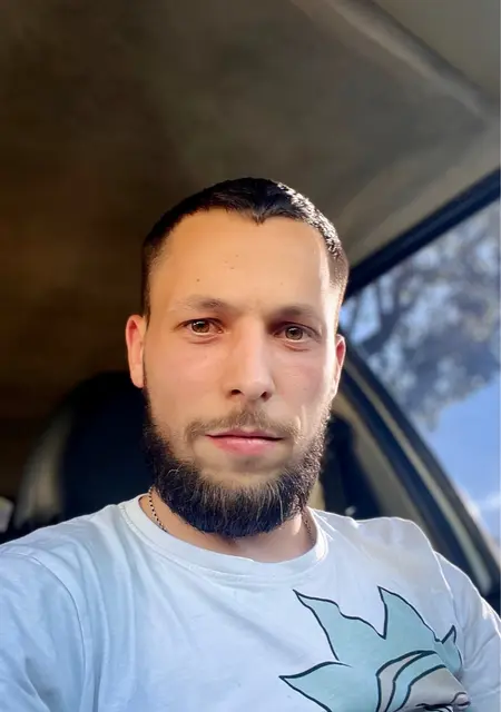 Дима из Славянска, ищу на сайте приятное времяпровождение