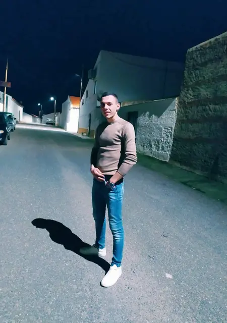 Я Олександер, 33 років з Іршава, шукаю знайомства на одну ніч