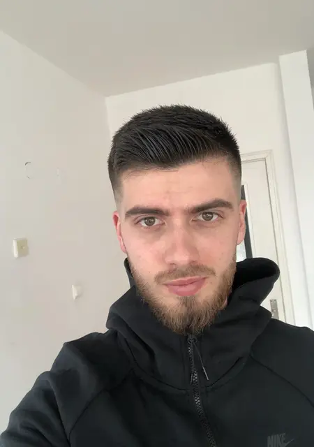 Михаил из Софиевки, мне 30, познакомлюсь на одну ночь