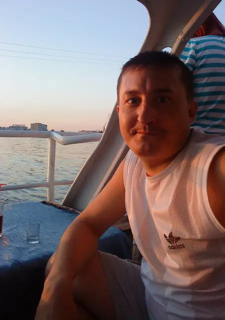 Владимир з Макіївки, мені 48 років, познайомлюсь для дружби