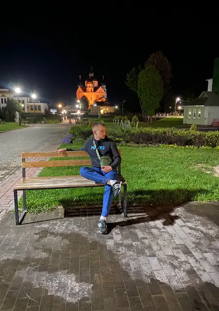 Артем из Сморгони, мне 19, познакомлюсь на одну ночь