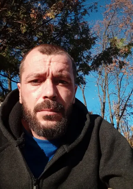 Я Сергій, 37, из Сокирян, ищу знакомства без обязательств