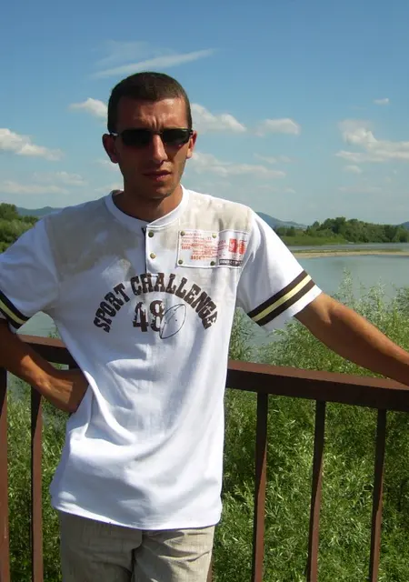 Владик з Виноградів, шукаю на сайті приємне проведення часу