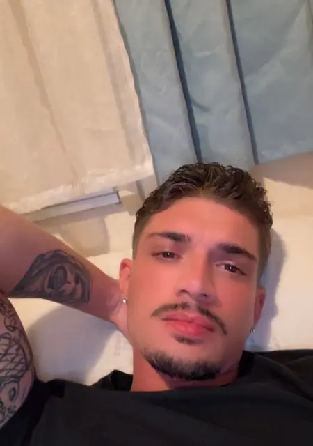 Andrew из Галларате, ищу на сайте знакомства на одну ночь