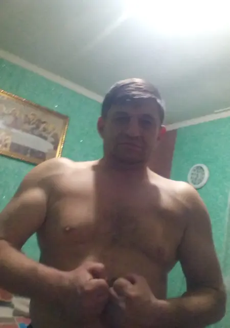 Миша з Виноградів, шукаю на сайті знайомства без зобов'язань