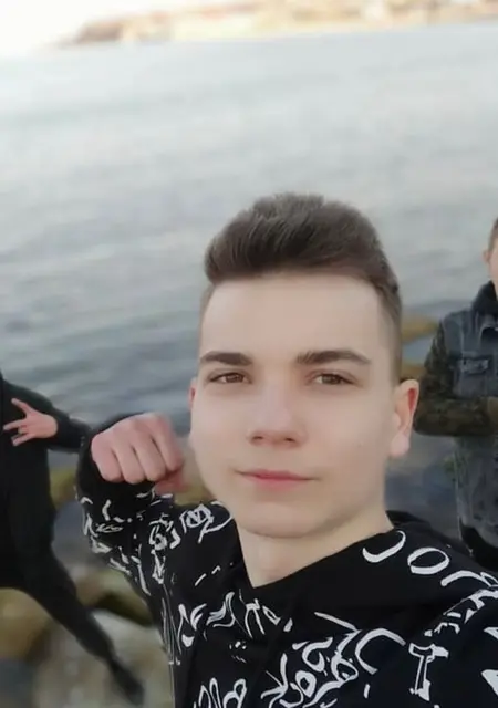 Vlad из Одессы, мне 21, познакомлюсь для дружбы