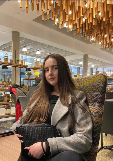 Я Anna, 20 років з Дрогобич, шукаю знайомства без зобов'язань