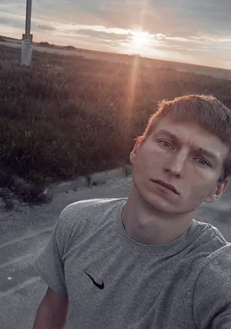 Я Илья, 23, из Осиповичей, ищу знакомства без обязательств