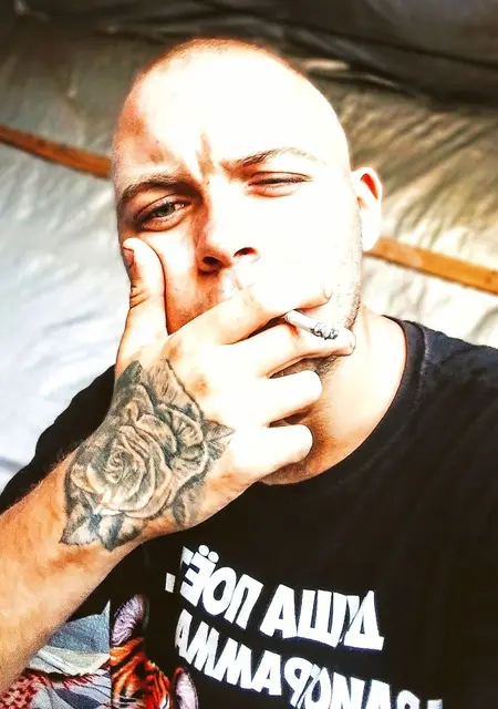 Я Артур, 25 років, знайомлюсь для спілкування у Горлівці