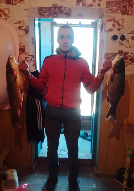 Я Игорь, 23 років, знайомлюсь на одну ніч у Кропивницькому