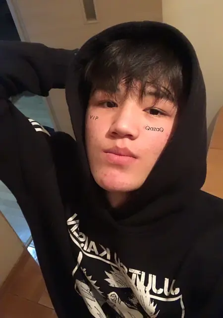 Я Beknur, 19, из Костаная, ищу знакомства на одну ночь