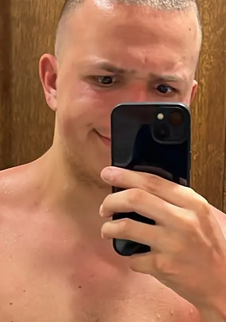 Maks з Вінниці, мені 18 років, познайомлюсь для вірт